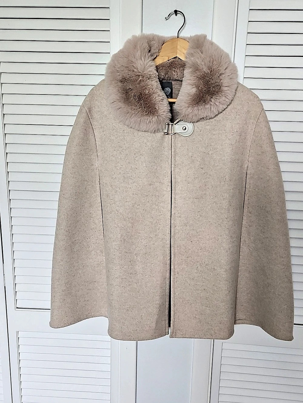 Vince Camuto Faux Fur Trim Cape in Beige
